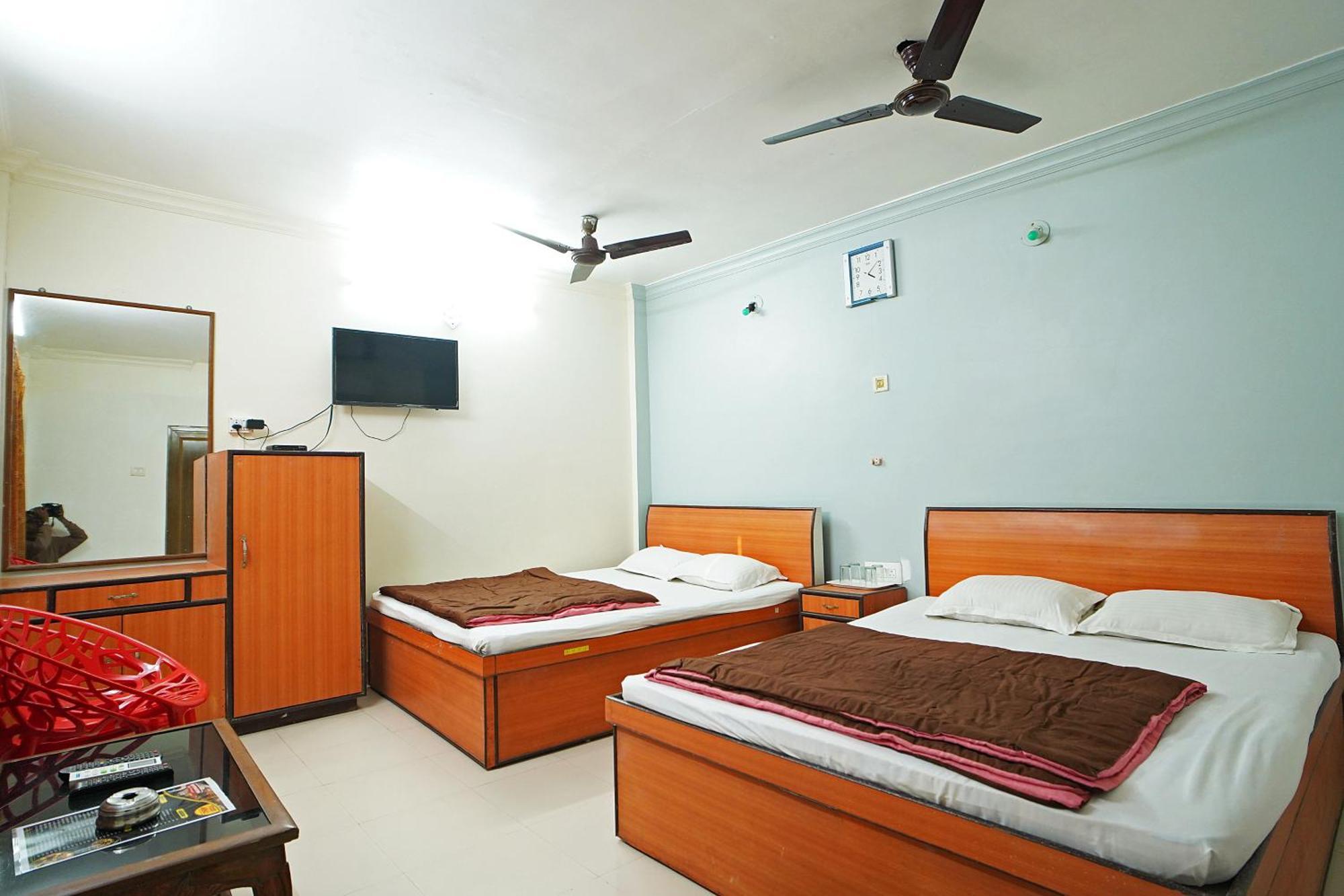 Santiniketan Hotel And Resort !! On Beach Family Resort !! 曼达莫尼 外观 照片