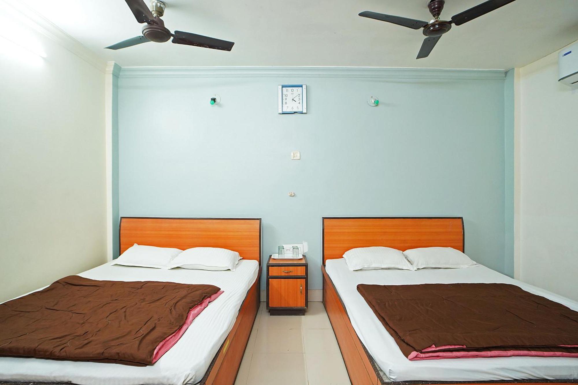 Santiniketan Hotel And Resort !! On Beach Family Resort !! 曼达莫尼 外观 照片