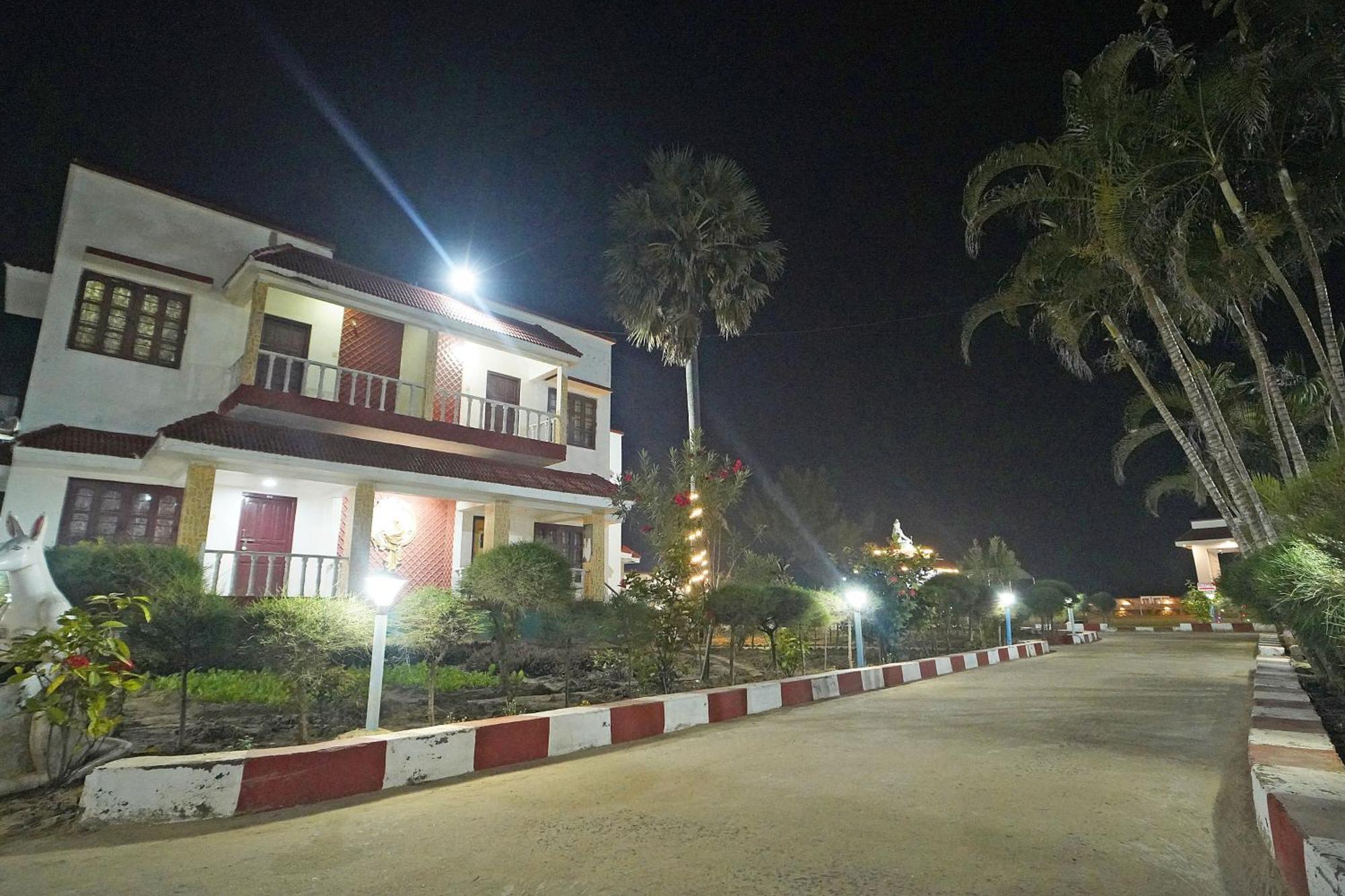 Santiniketan Hotel And Resort !! On Beach Family Resort !! 曼达莫尼 外观 照片